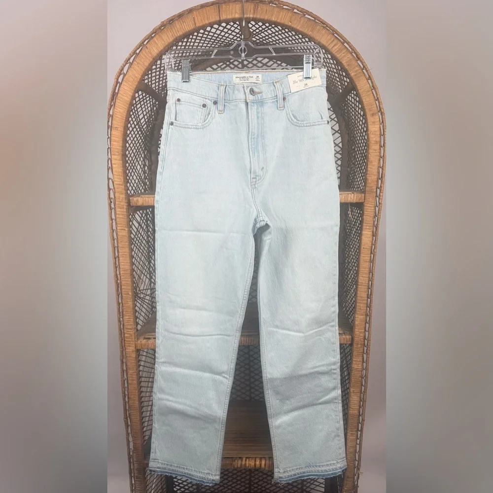 Abercrombie Ultra High Rise 90s Straight Jeans 28R NWT Raw Hem - Picture 8 of 10